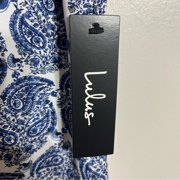 Women’s Lulus Taj Mahal Tour Lined Shift Dress in Blue & White Size Medium - Picture 2 of 12